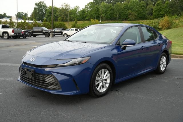 Used 2025 Toyota Camry LE FWD image 3