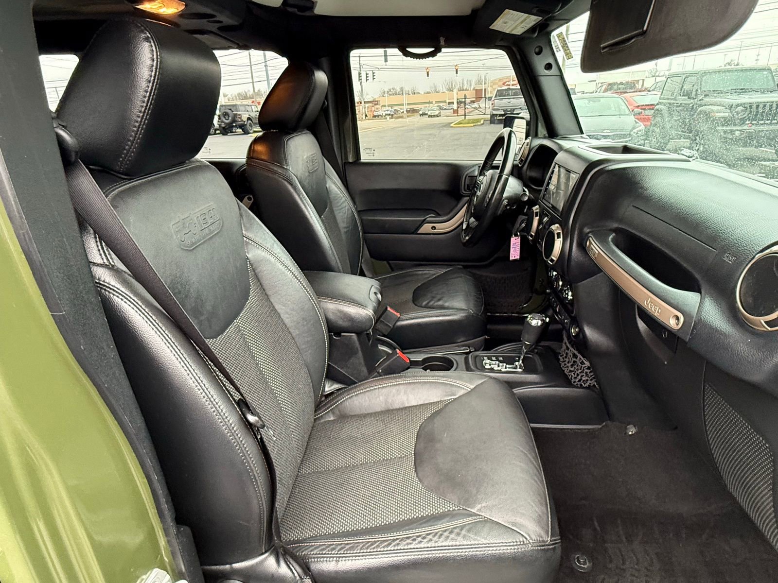 Used 2016 Jeep Wrangler Unlimited Sahara image 16