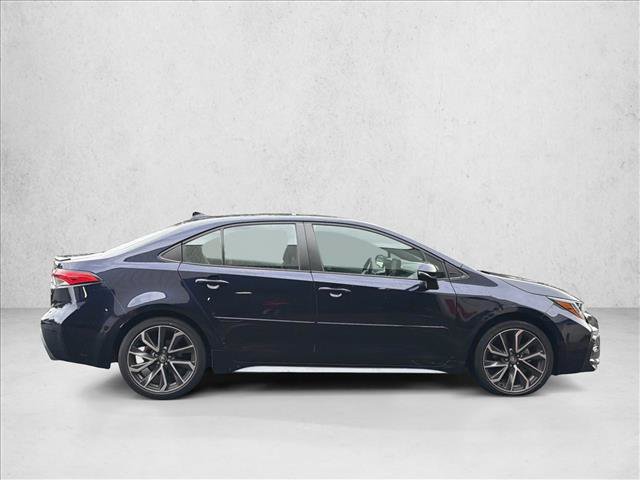 Used 2022 Toyota Corolla SE w/ SE Premium Package FWD image 4