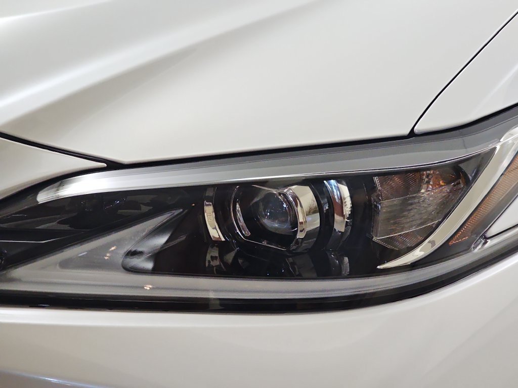 Certified 2025 Lexus ES 350 w/ Premium Package FWD image 29