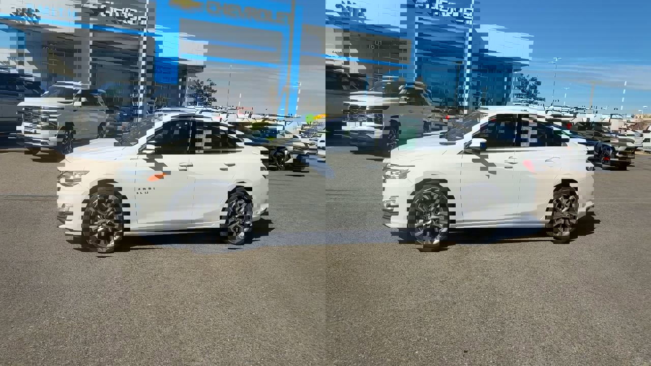 Used 2021 Chevrolet Malibu Premier image 3