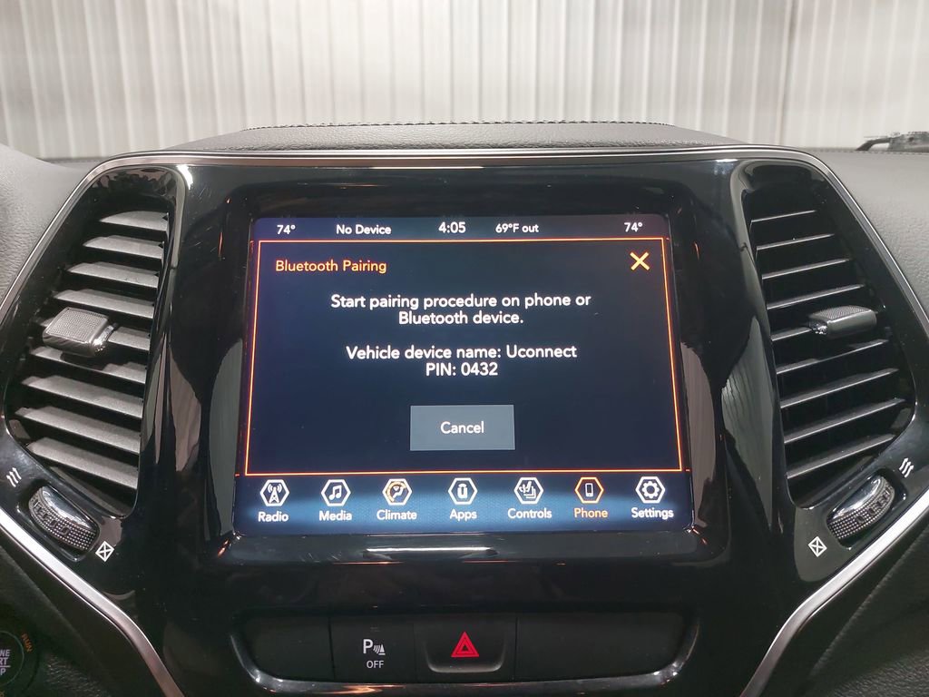 Used 2020 Jeep Cherokee Limited image 22