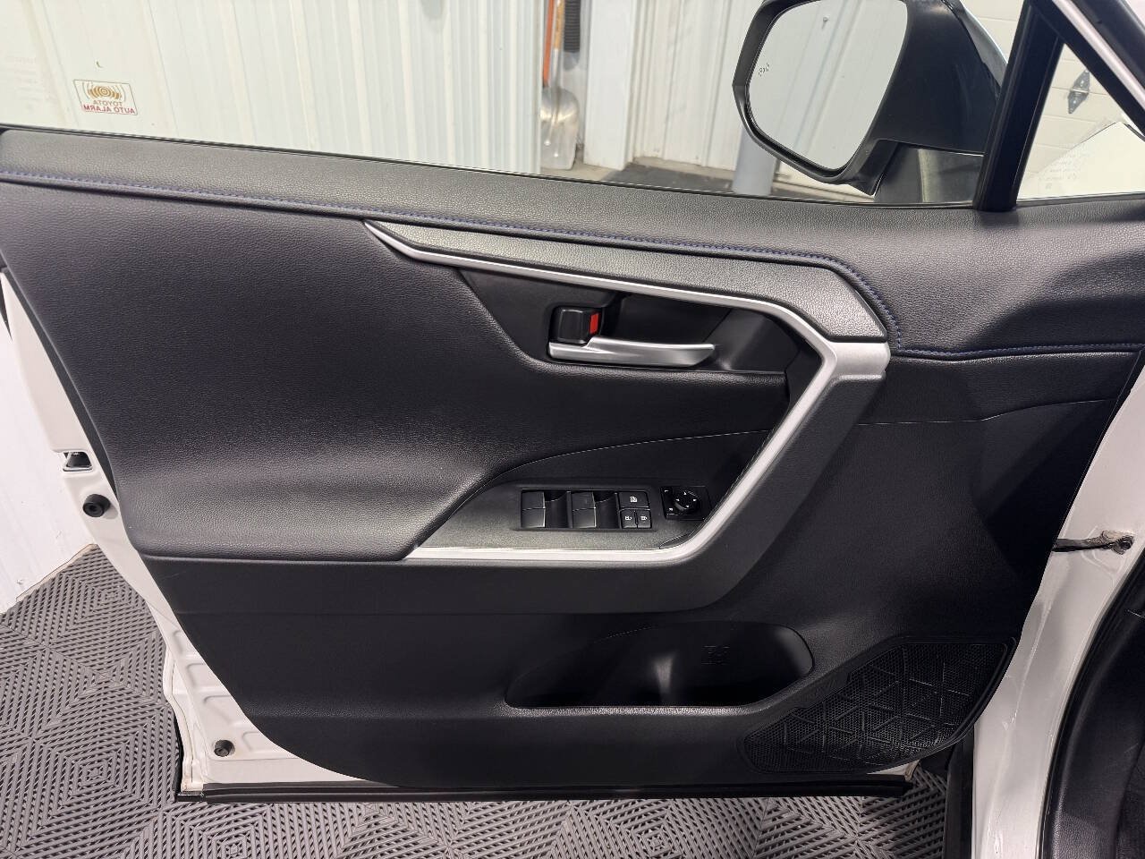 Used 2020 Toyota RAV4 XSE AWD/4WD image 9