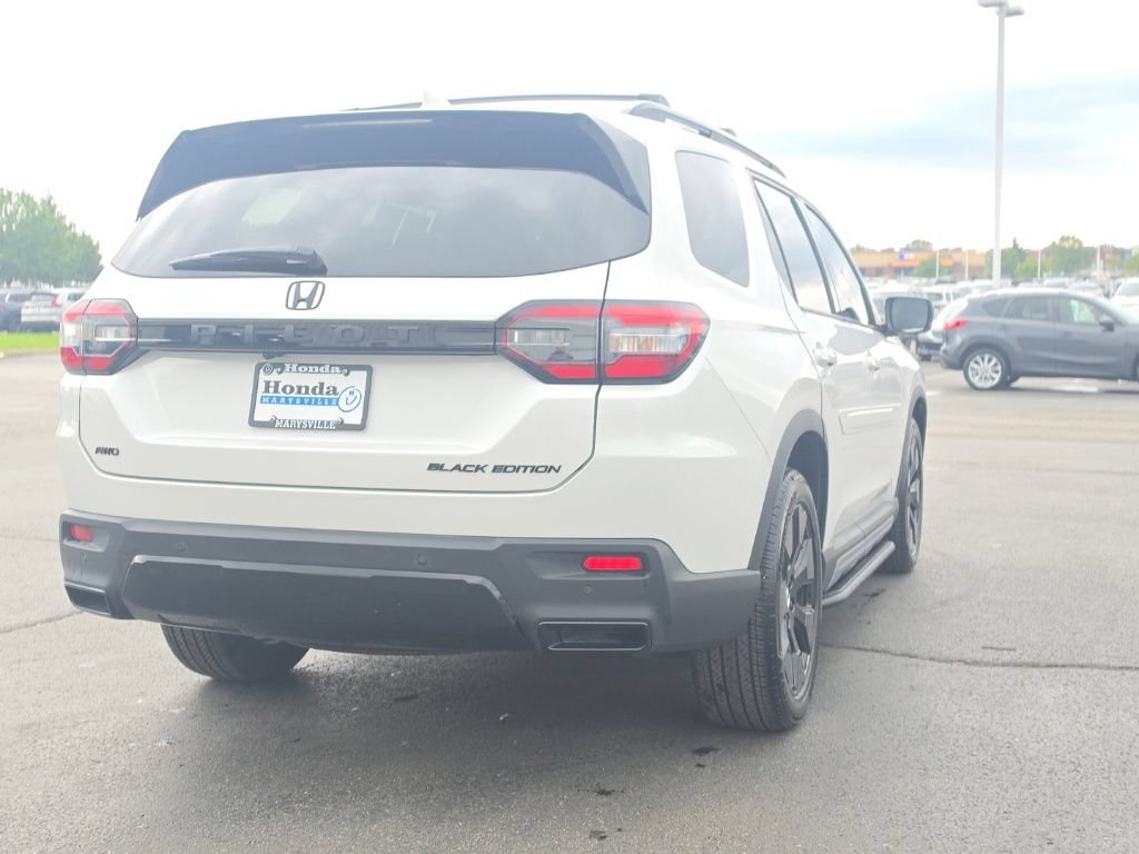 Certified 2026 Honda Pilot Black Edition image 9