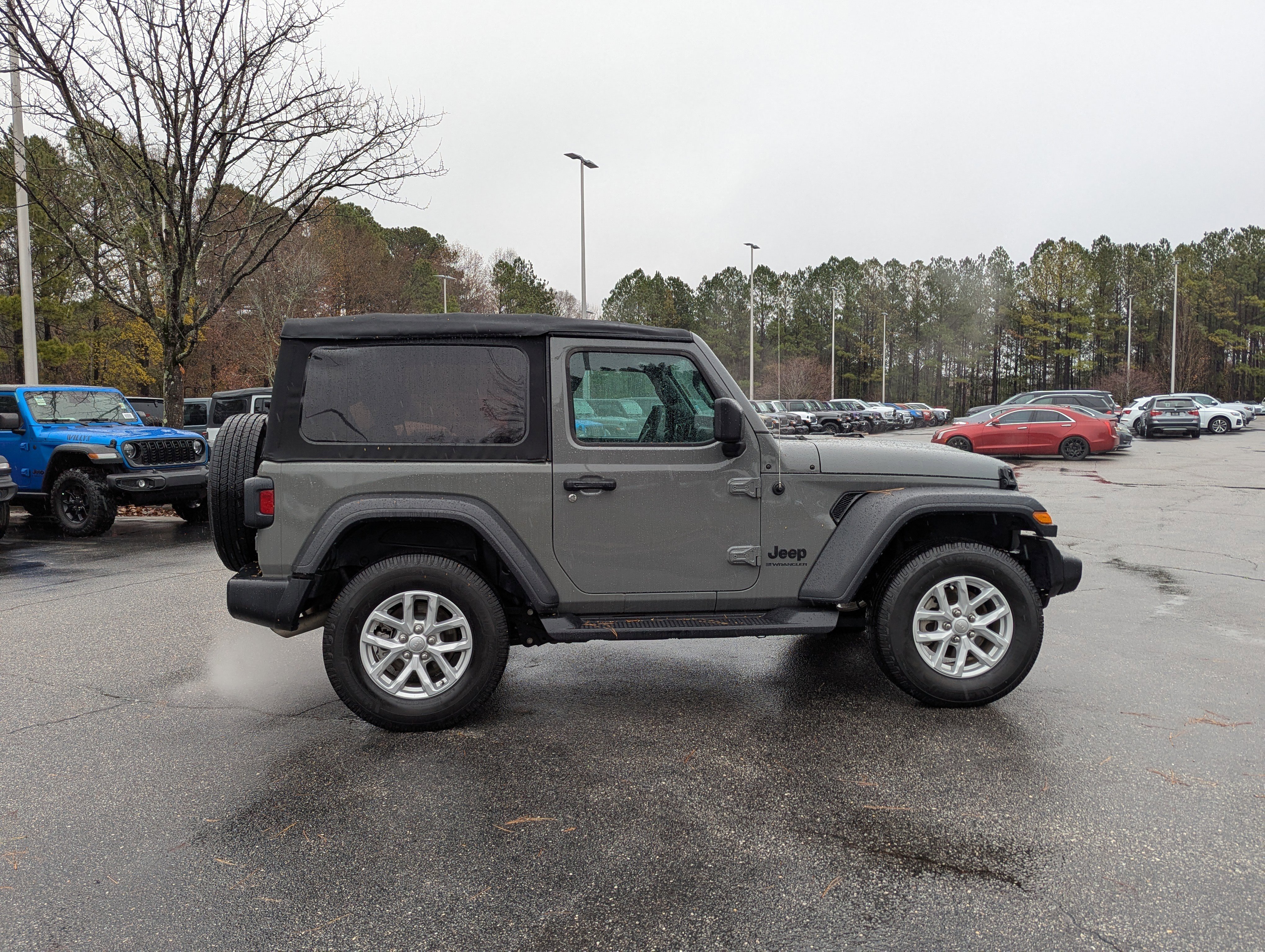 Used 2023 Jeep Wrangler Sport S image 4