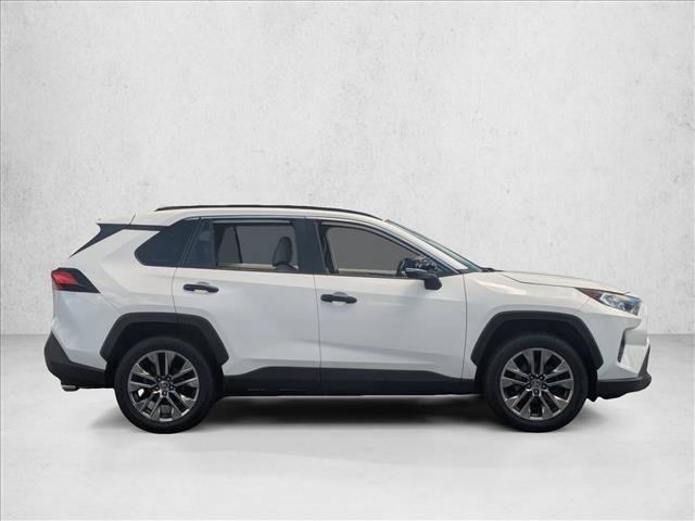 Used 2020 Toyota RAV4 XLE Premium AWD/4WD image 4