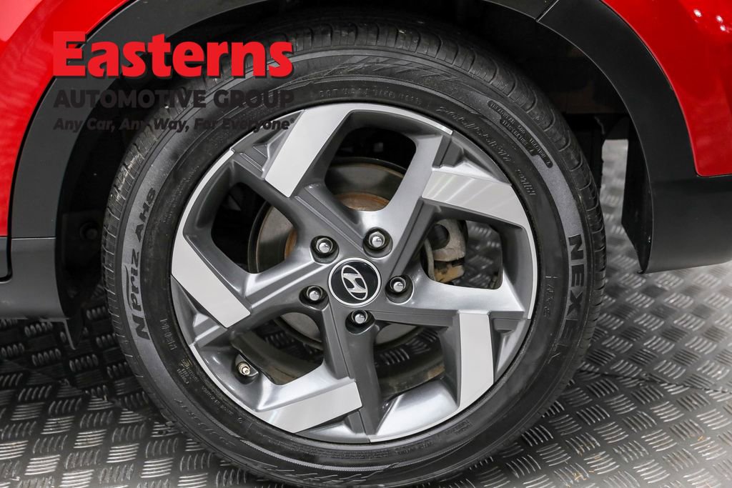 Used 2022 Hyundai Venue SEL image 12