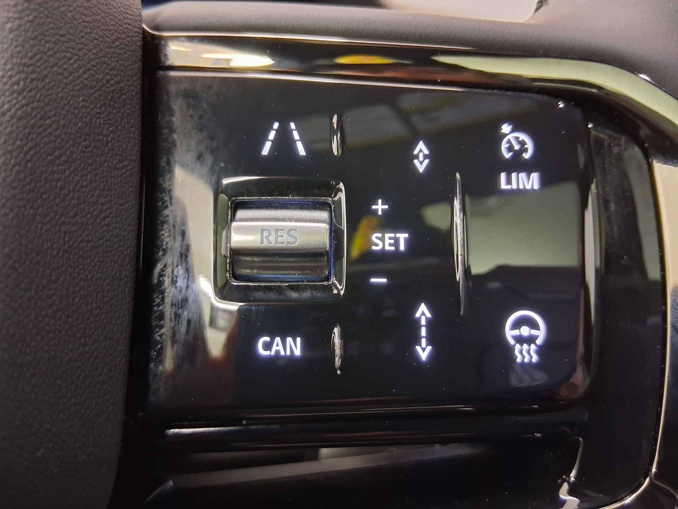 Used 2026 Land Rover Range Rover Evoque S AWD/4WD image 26