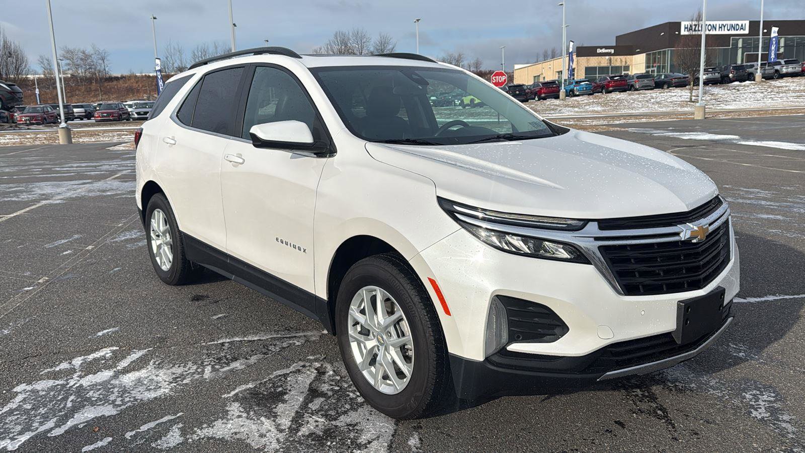 Used 2022 Chevrolet Equinox LT image 1