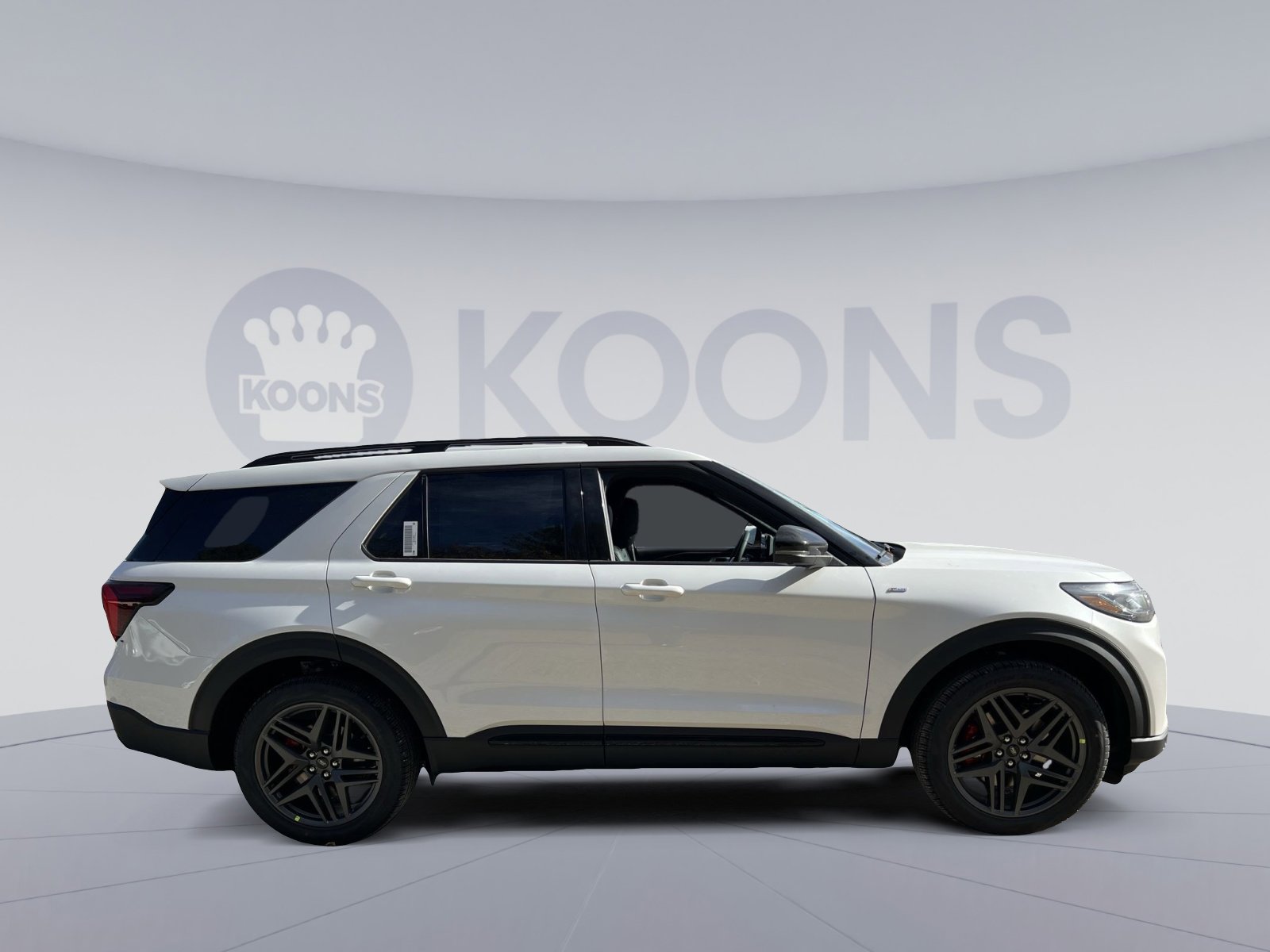 New 2026 Ford Explorer ST-Line w/ ST-Line Street Pack image 8