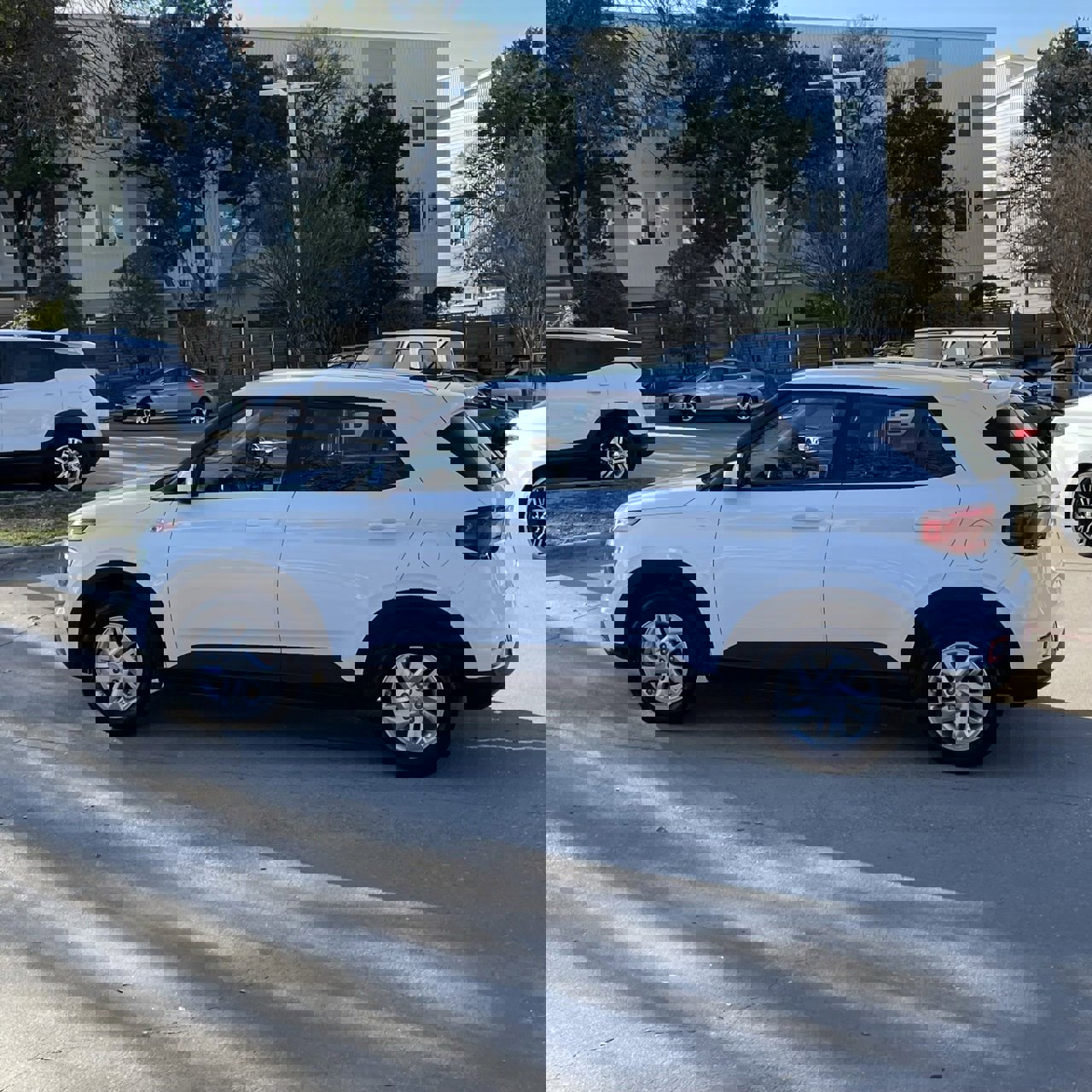 Used 2025 Hyundai Venue SE image 3