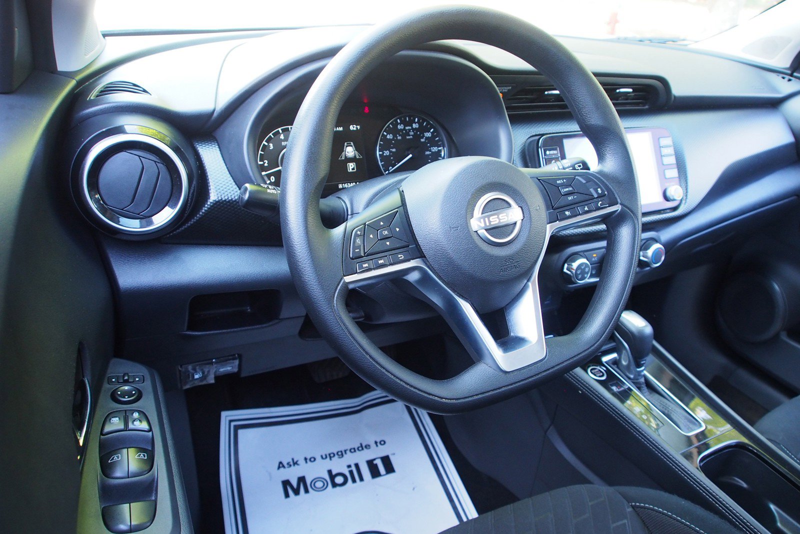 Used 2024 Nissan Kicks SV FWD image 15