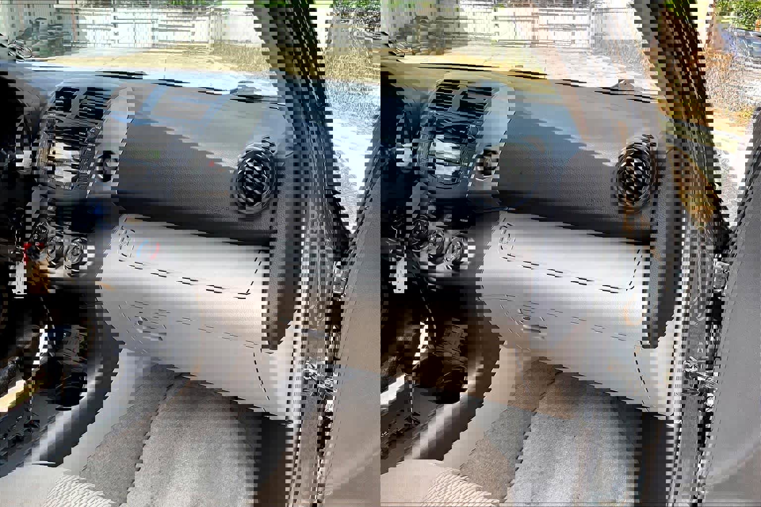 Used 2011 Toyota RAV4 2WD w/ Base L4 Extra Value Pkg image 15