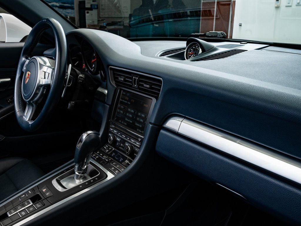 Used 2015 Porsche 911 Carrera image 42
