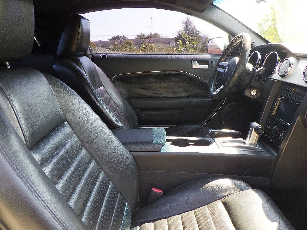 Used 2006 Ford Mustang GT RWD image 14