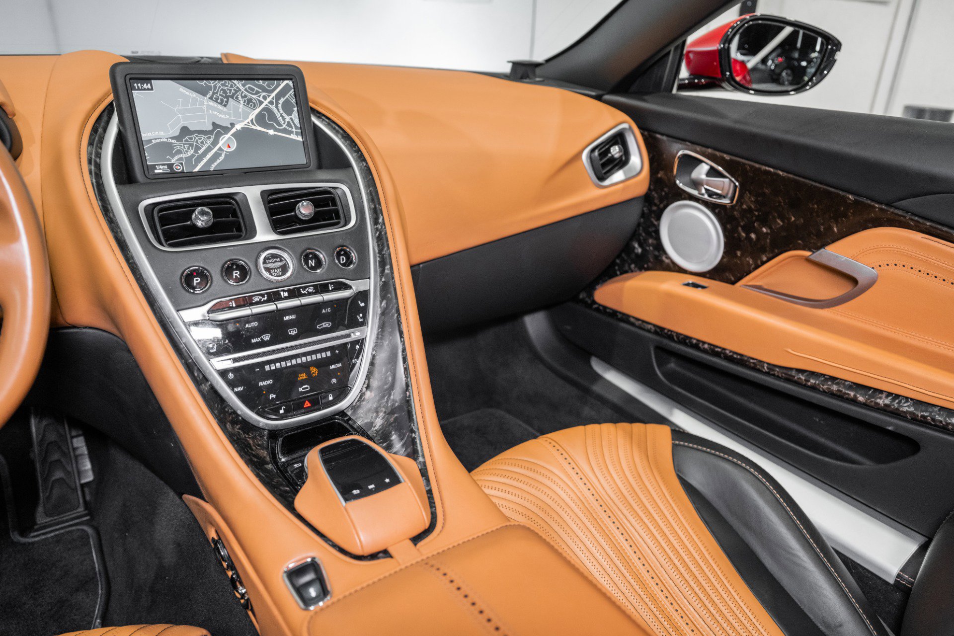 Used 2017 Aston Martin DB11 V12 image 19