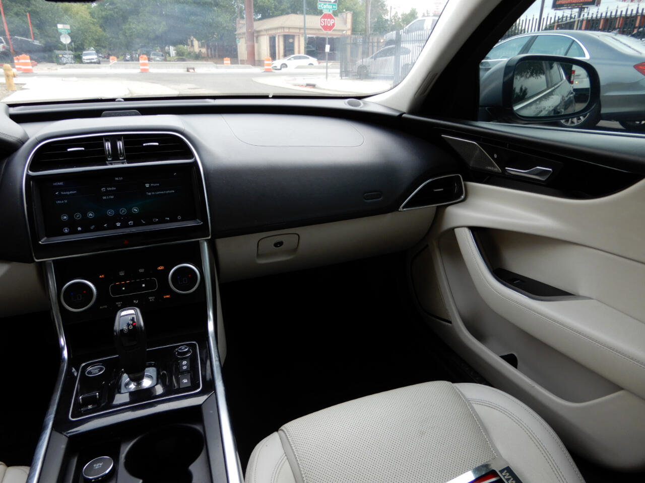 Used 2020 Jaguar XE S image 19