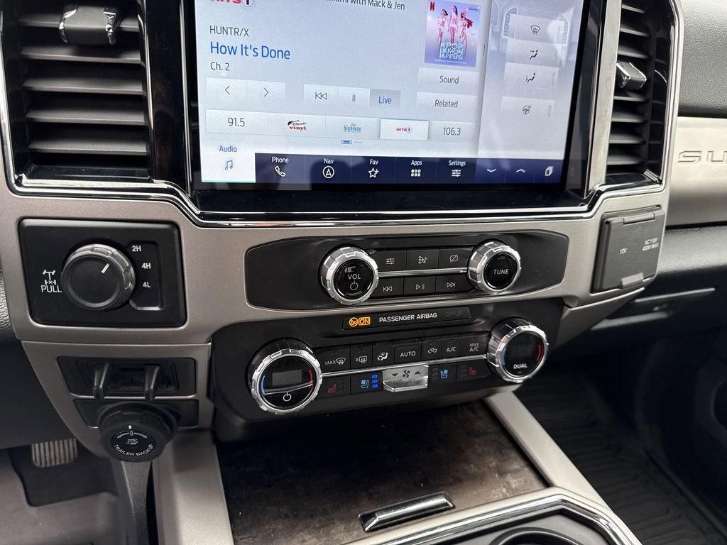 Used 2022 Ford F250 Lariat w/ Black Appearance Package image 27