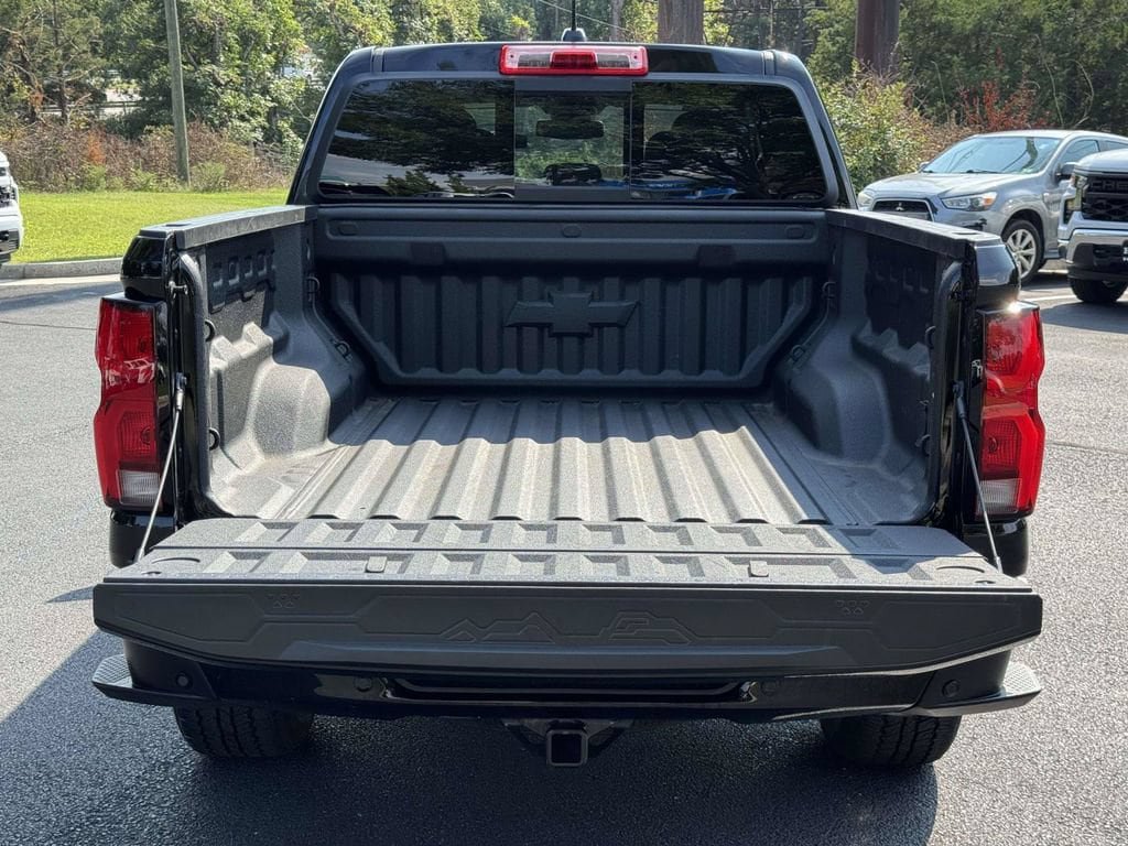 Used 2024 Chevrolet Colorado Z71 w/ Z71 Convenience Package 2 AWD/4WD image 16
