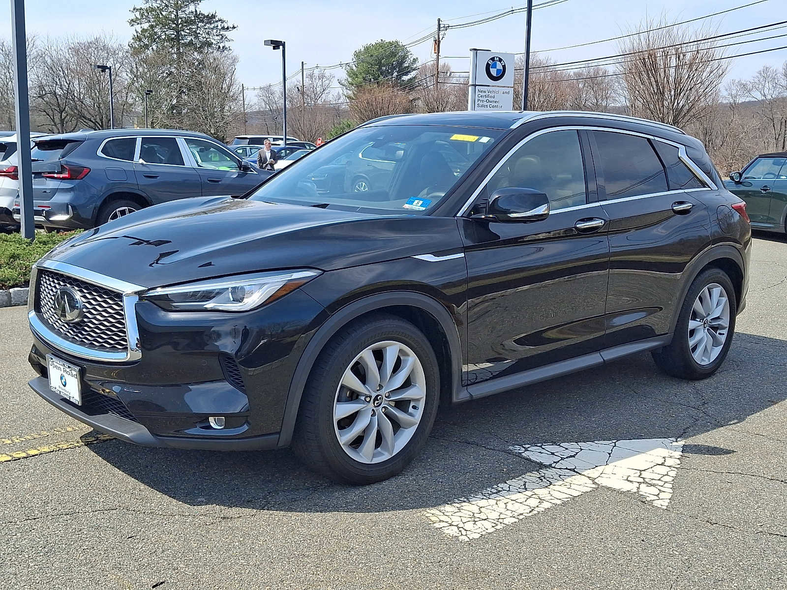 Used 2019 INFINITI QX50 Essential w/ Premium Heat Package image 3