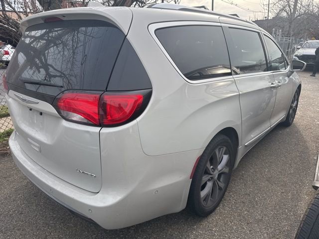 Used 2019 Chrysler Pacifica Limited w/ Tire & Wheel Group image 12