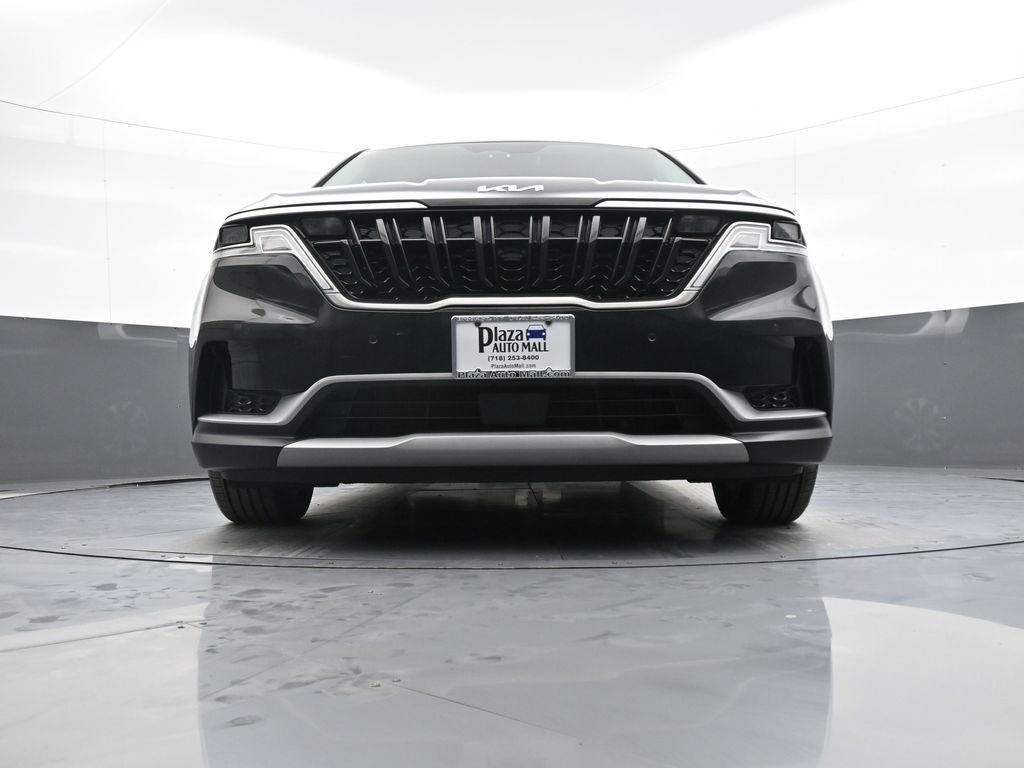 Used 2023 Kia Carnival EX image 27