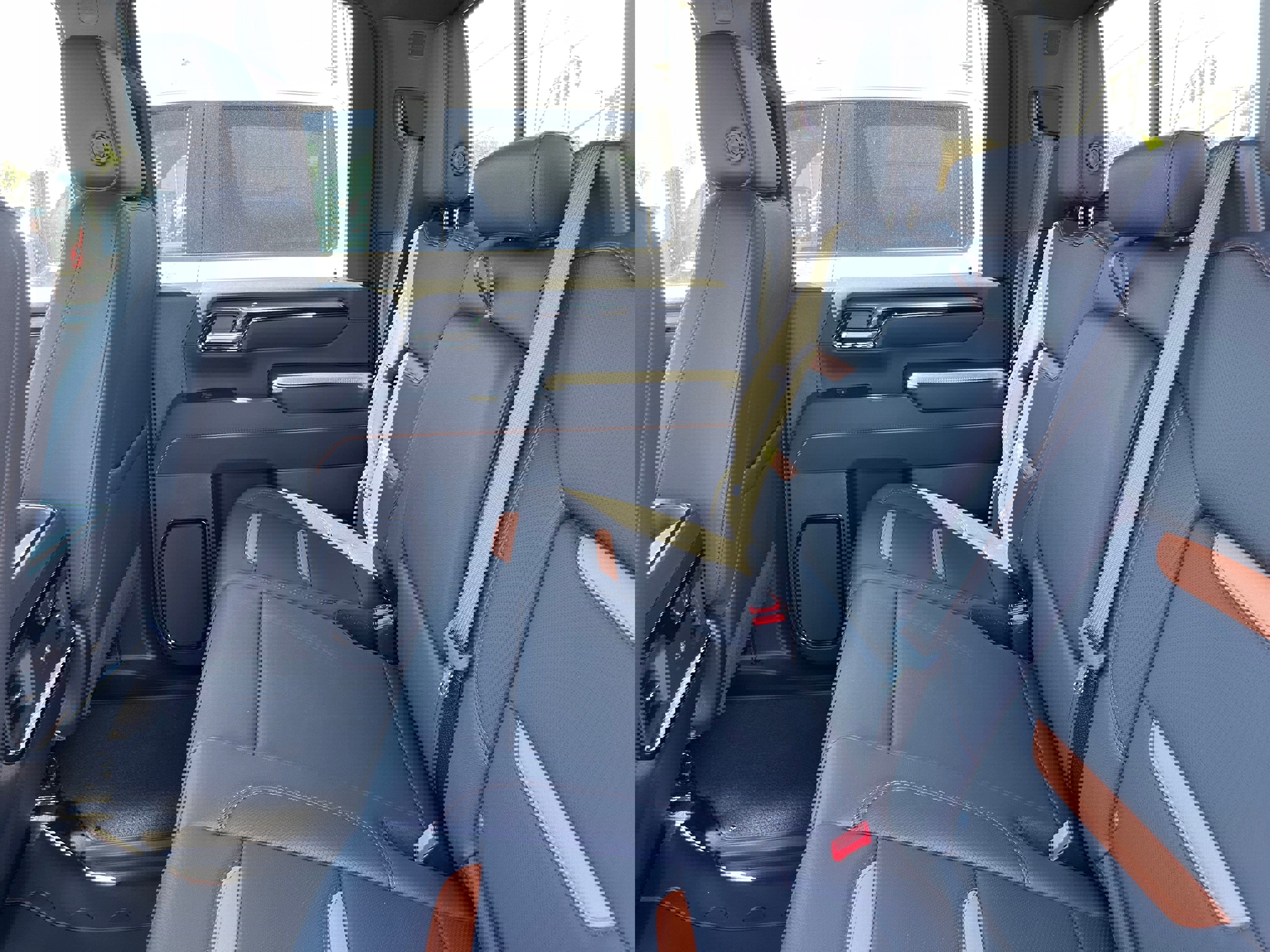 New 2026 GMC Sierra 2500 AT4 w/ Technology Package image 18