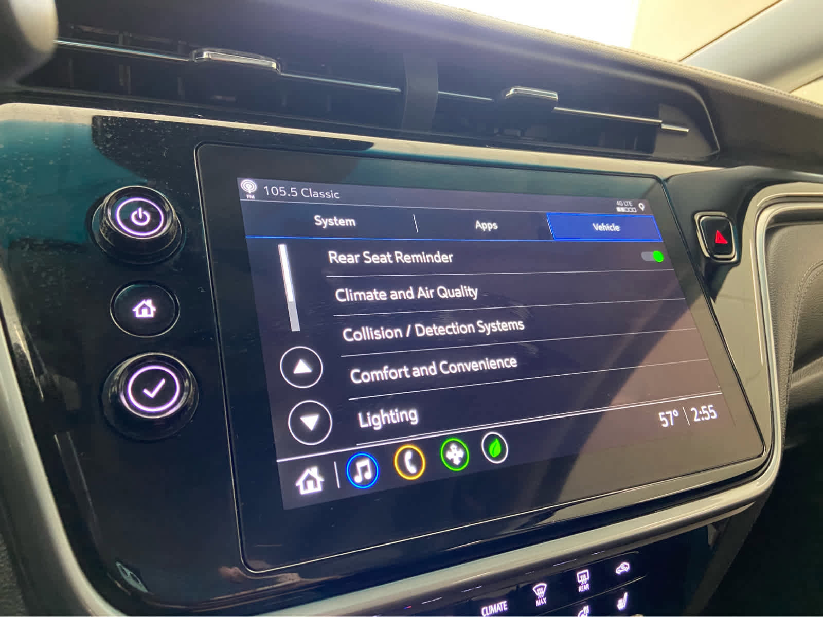 Used 2023 Chevrolet Bolt LT w/ Infotainment Package image 29