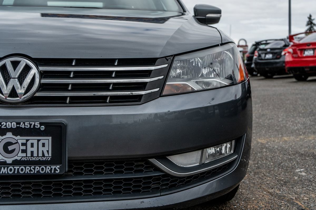 Used 2013 Volkswagen Passat 2.5 SEL Premium FWD image 9