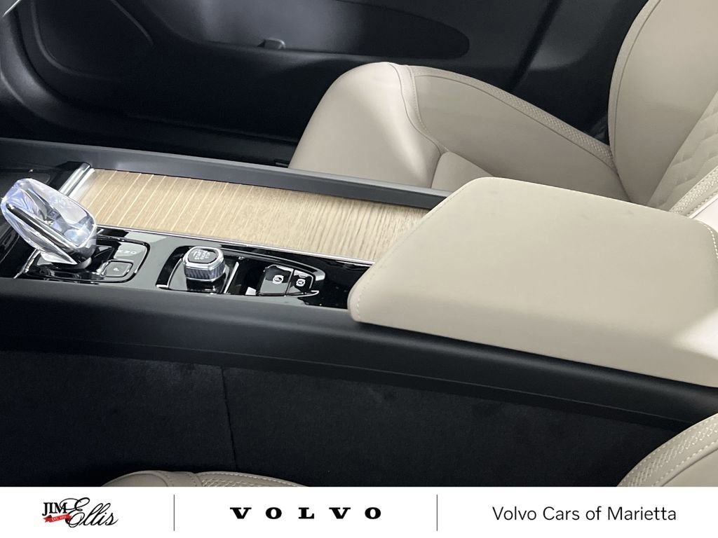 New 2026 Volvo XC60 B5 Plus w/ Protection Package Premier image 19