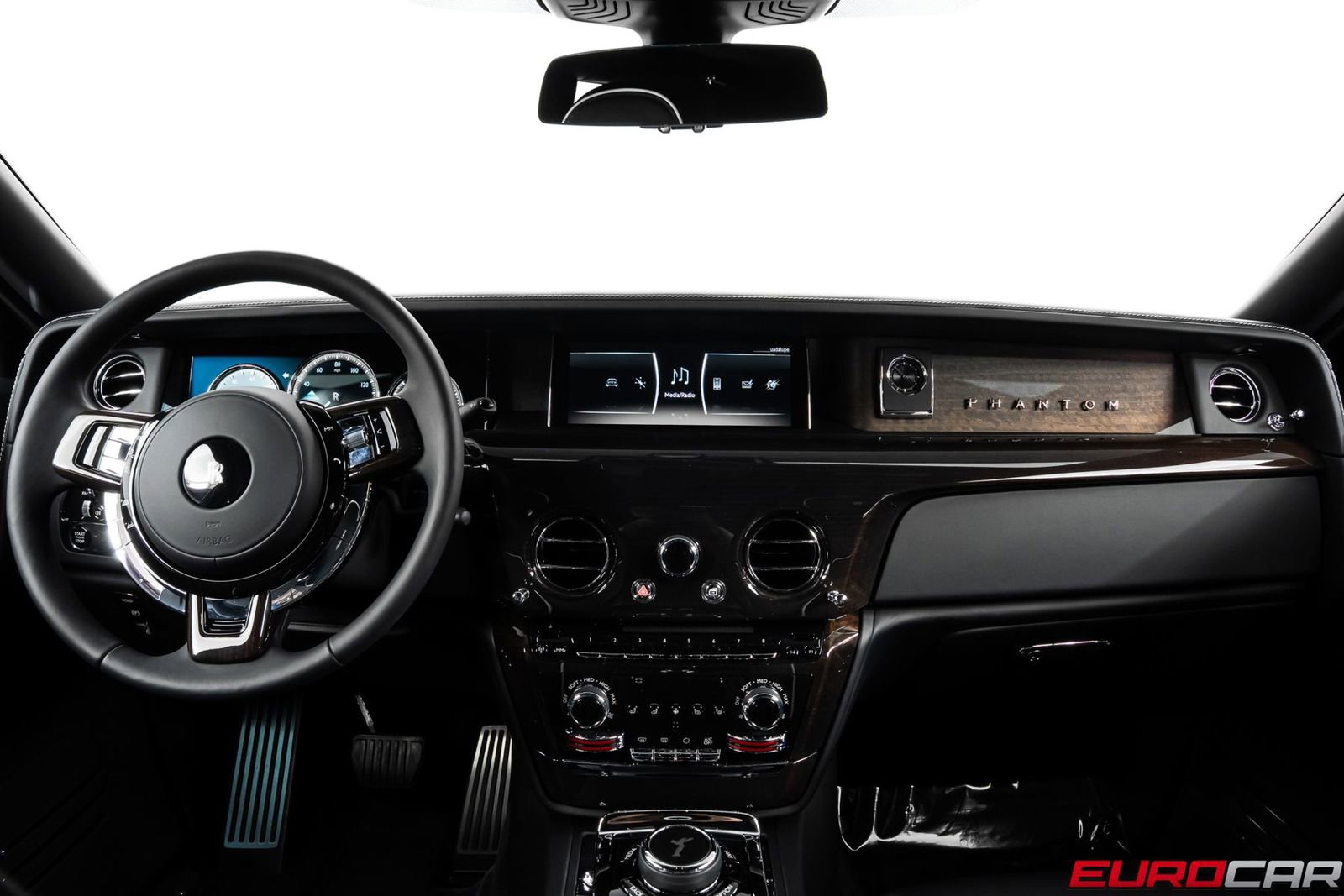 Used 2024 Rolls-Royce Phantom Sedan w/ The Phantom Package RWD image 27