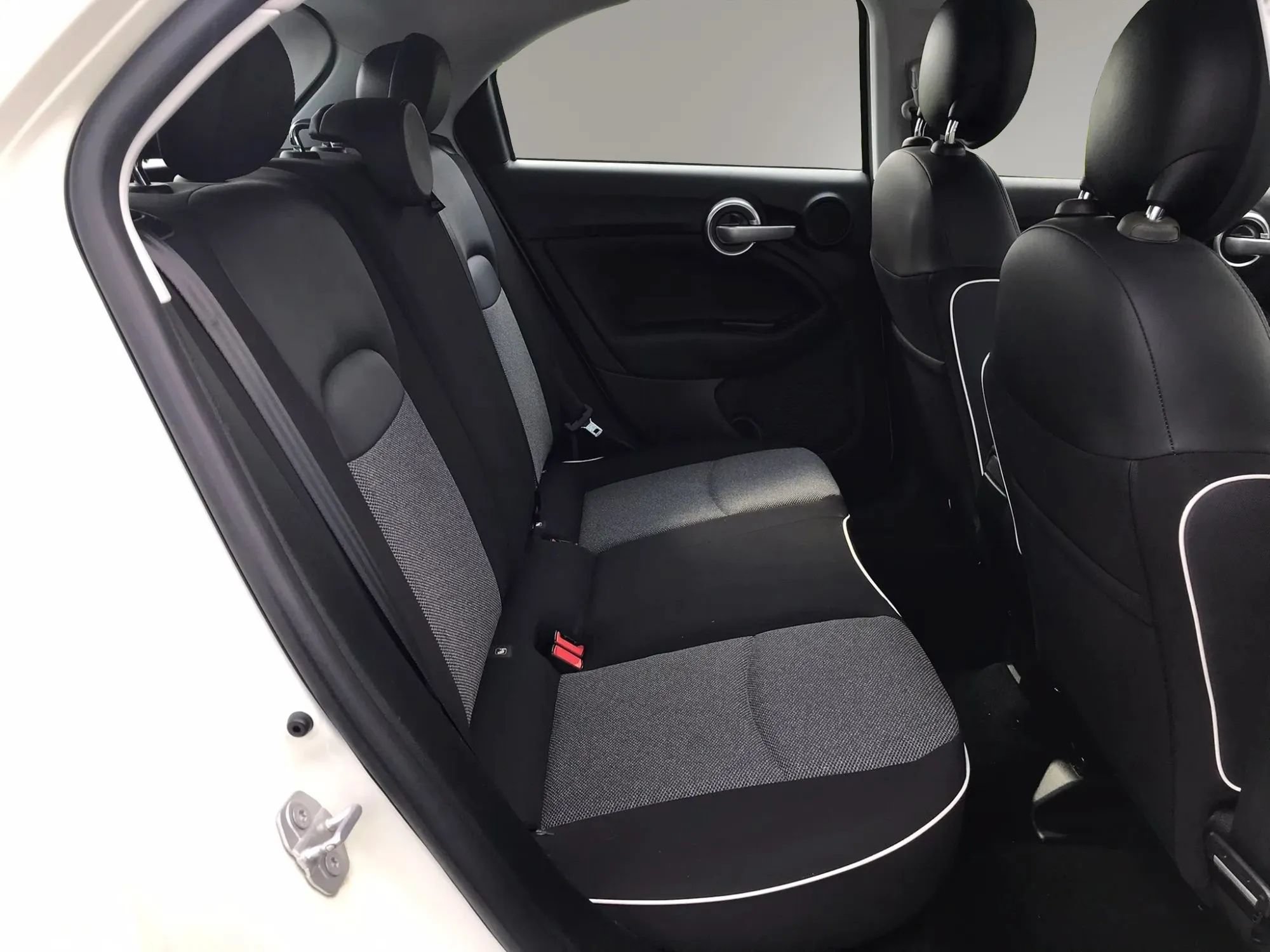 Used 2017 FIAT 500X Pop FWD image 3