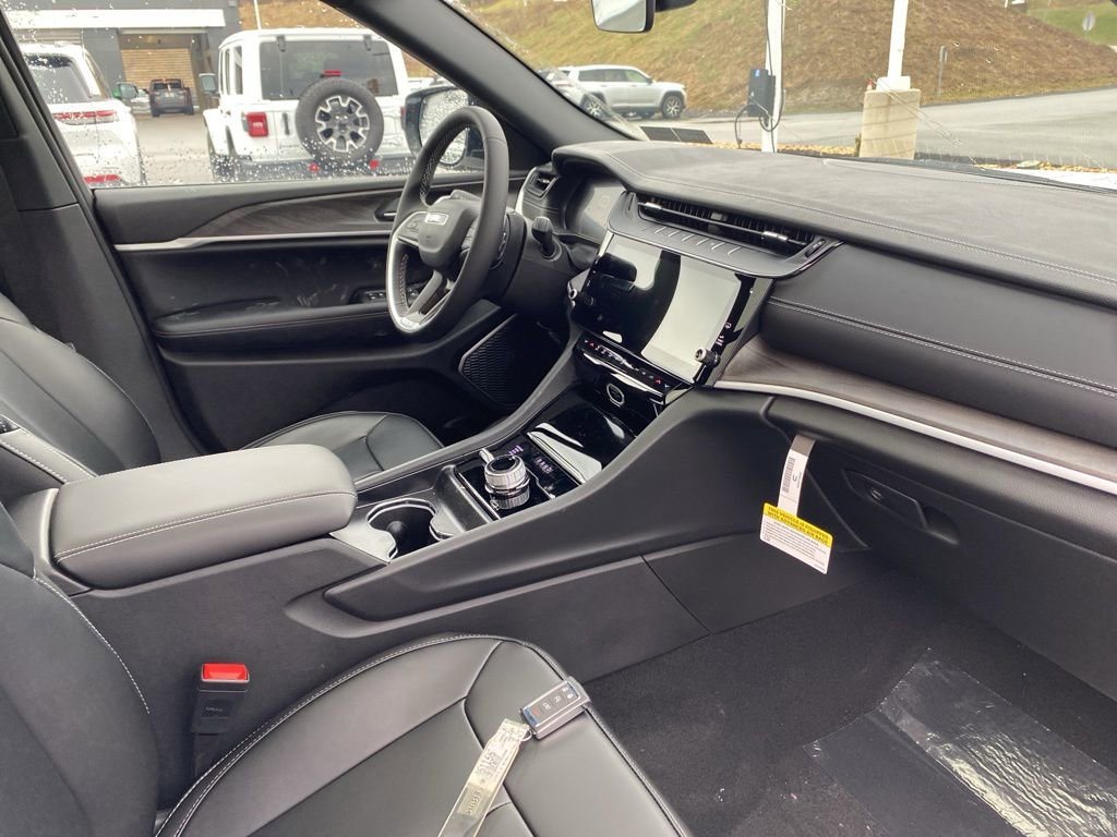 New 2026 Jeep Grand Cherokee Limited w/ Limited Altitude Package image 10