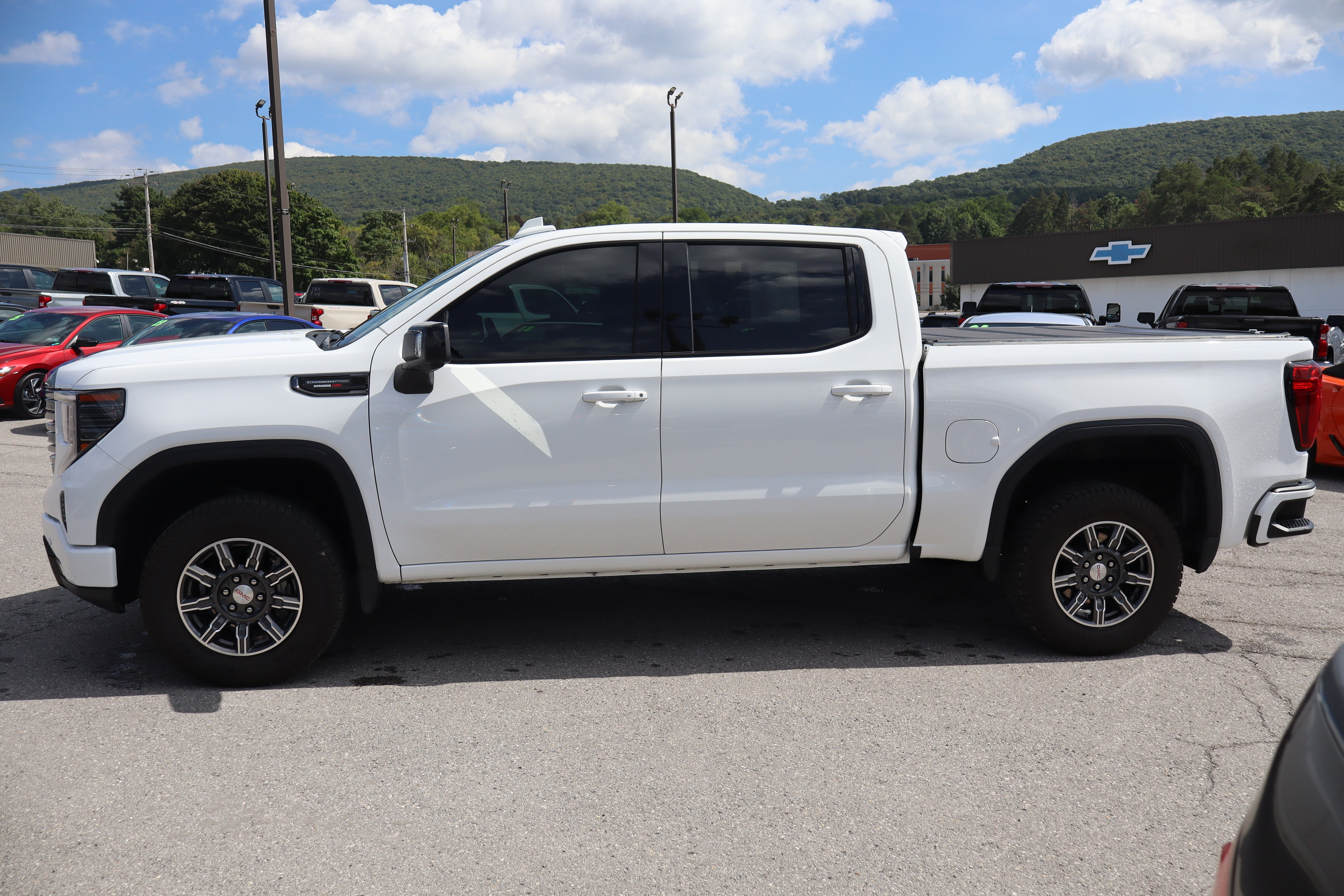Used 2024 GMC Sierra 1500 AT4 w/ AT4 Carbonpro Edition AWD/4WD image 6