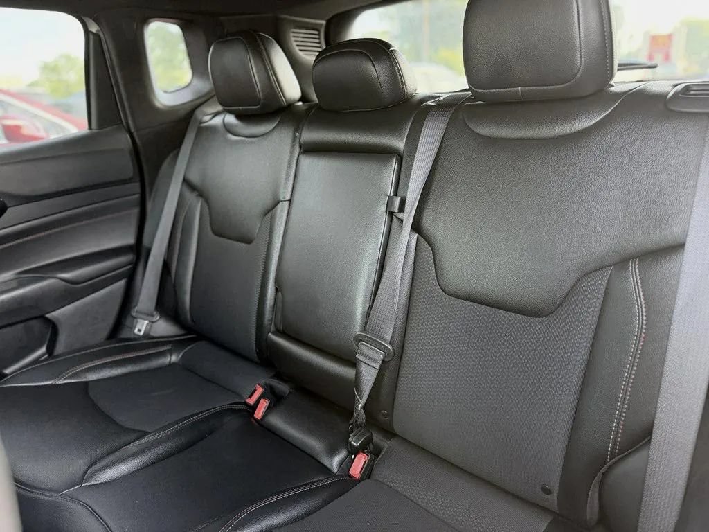 Used 2024 Jeep Compass Trailhawk AWD/4WD image 18