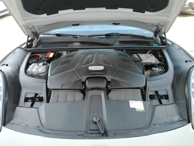 Used 2022 Porsche Cayenne S Platinum AWD/4WD image 55
