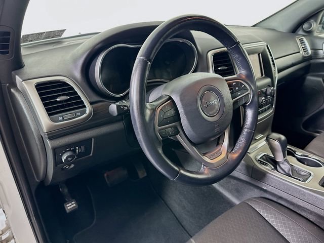 Used 2021 Jeep Grand Cherokee Laredo image 9