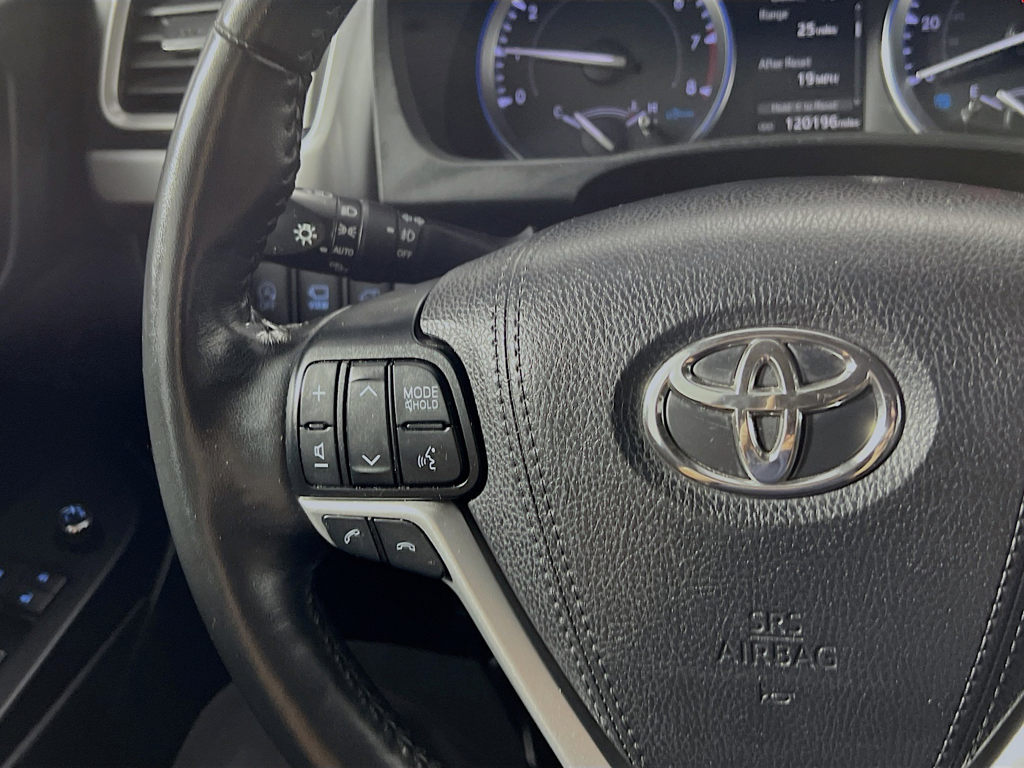 Used 2019 Toyota Highlander Limited Platinum image 19