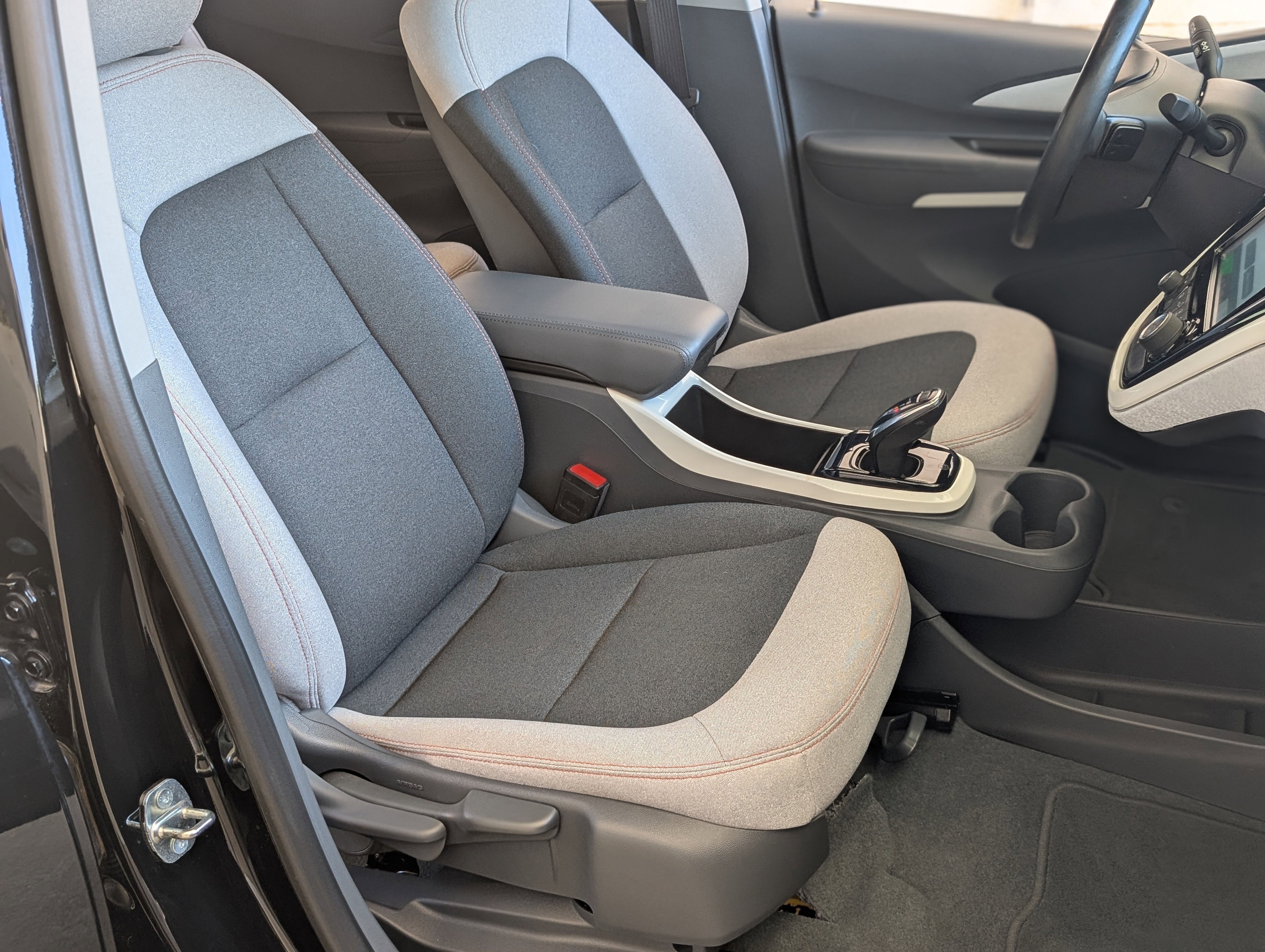 Used 2020 Chevrolet Bolt LT image 20