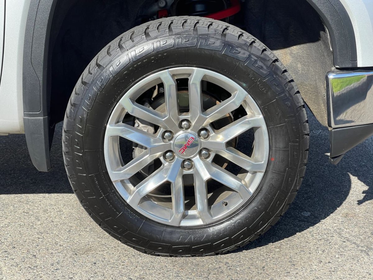 Used 2019 GMC Sierra 1500 SLT w/ SLT Premium Plus Package AWD/4WD image 32