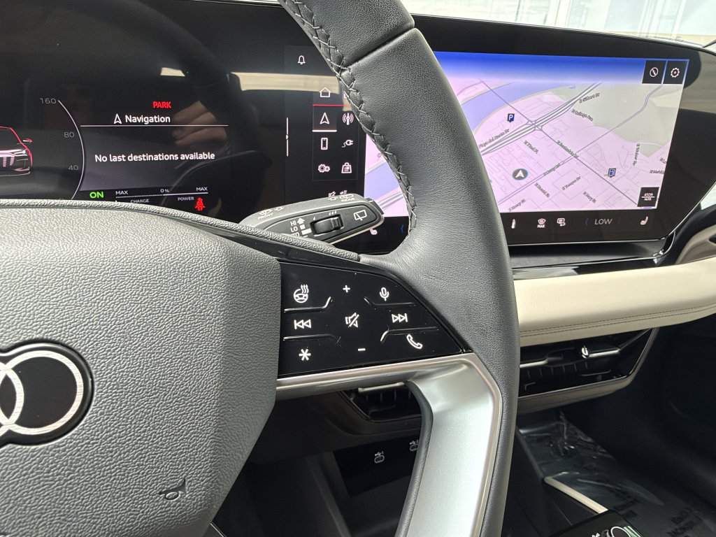 Used 2025 Audi Q6 e-tron Premium RWD image 32