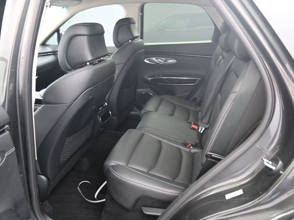 Used 2025 Genesis GV70 2.5T AWD/4WD image 16