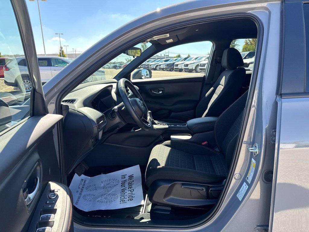 Certified 2025 Honda HR-V Sport image 30