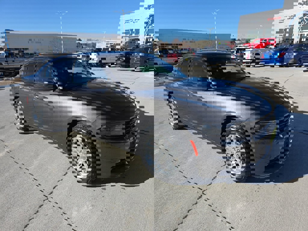 Used 2016 Dodge Charger SXT w/ AWD Plus Group image 3