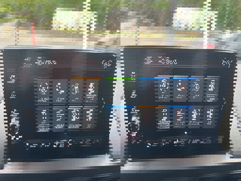 Used 2023 Honda Pilot TrailSport image 8