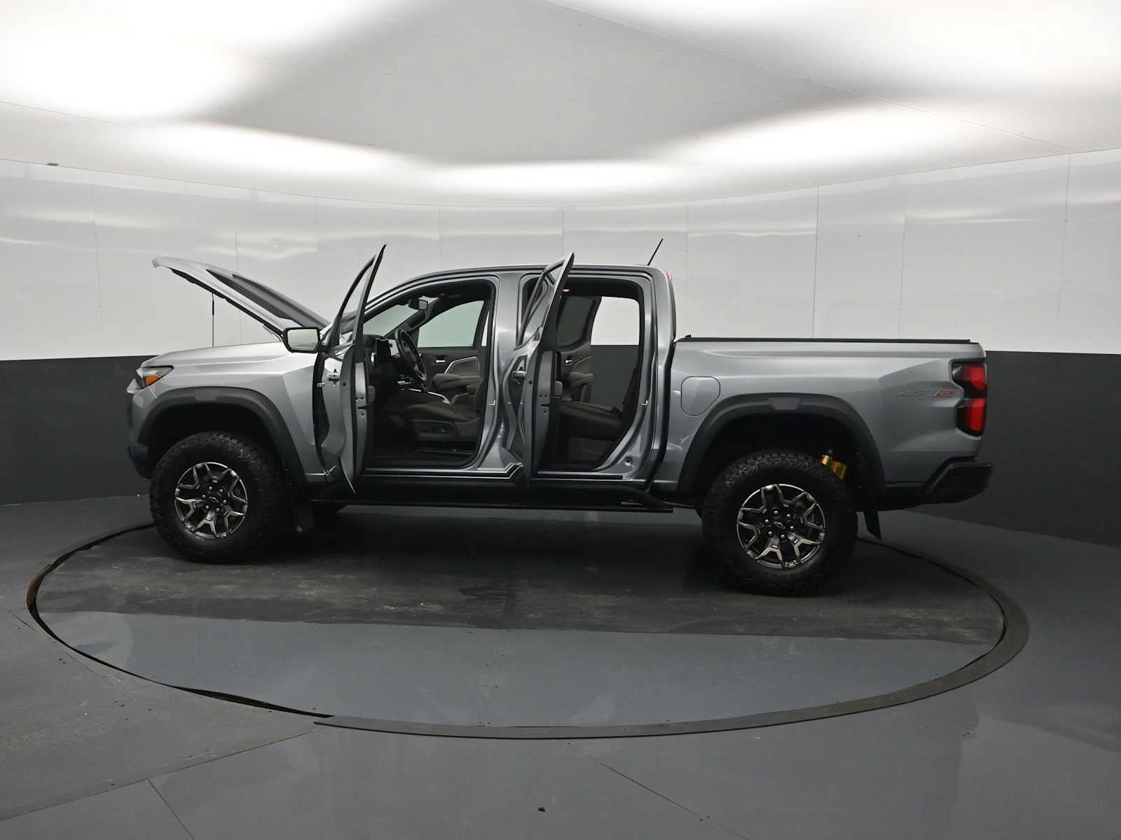 Used 2024 Chevrolet Colorado ZR2 w/ ZR2 Convenience Package III AWD/4WD image 29