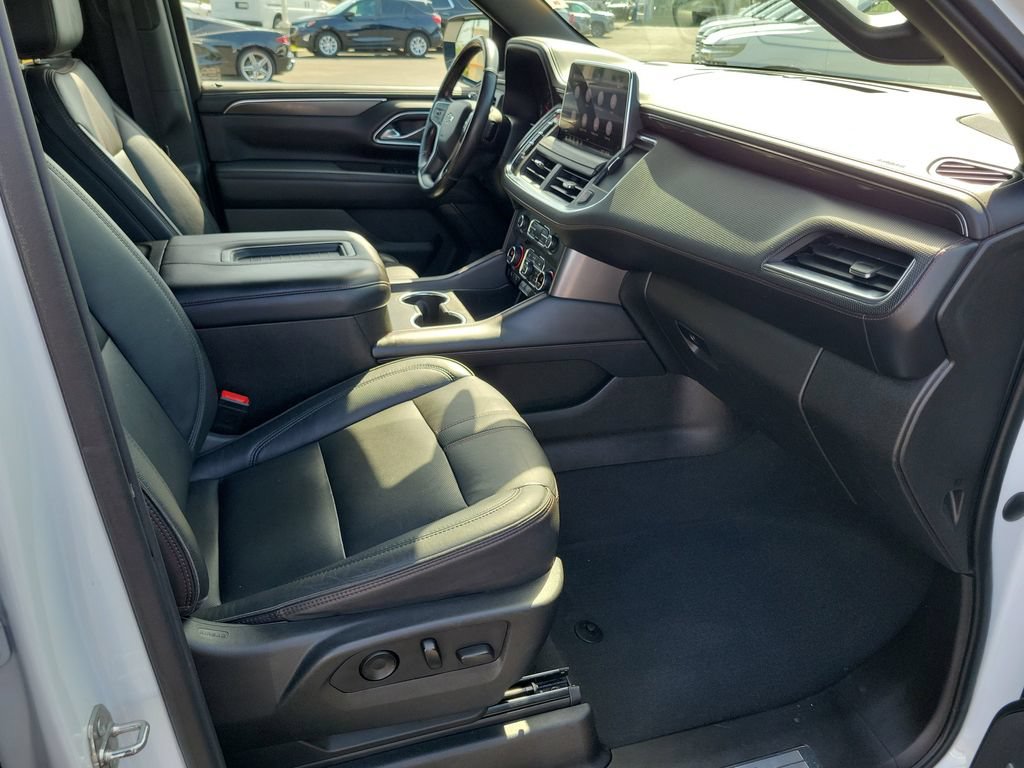 Used 2021 Chevrolet Tahoe RST w/ Luxury Package RWD image 18