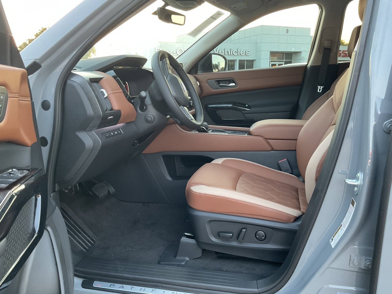 New 2026 Nissan Pathfinder Platinum FWD image 8