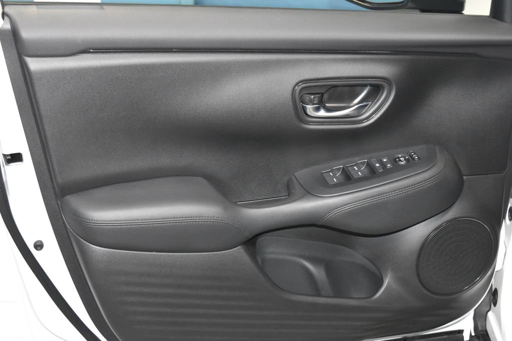 Used 2023 Honda HR-V LX image 4