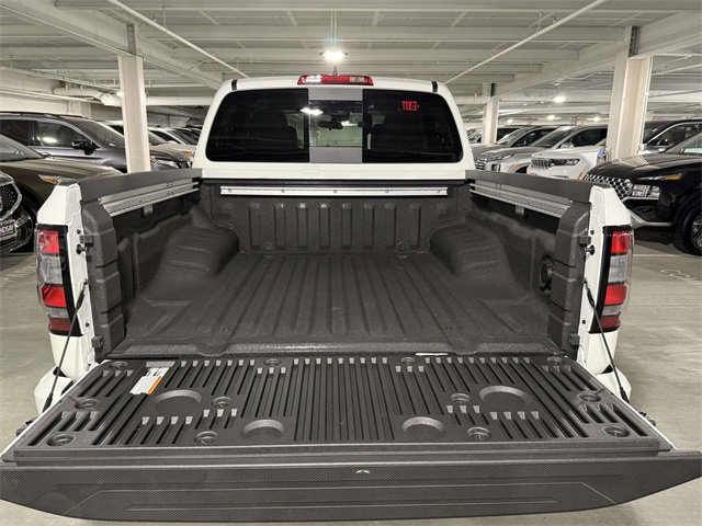 Used 2024 Nissan Frontier SV w/ SV Convenience Package image 17
